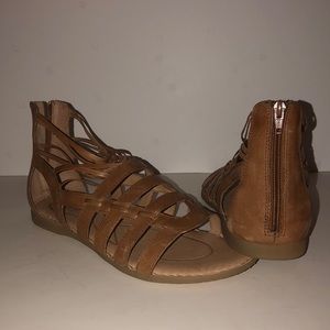 BORN Leather Sandals